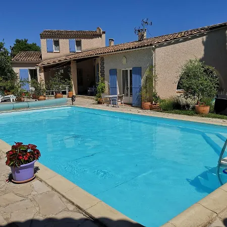 Provencale Dans Parc Du Luberon *